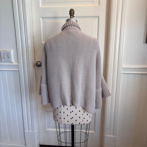 Isabel Marant Wool cardigan 
Oversized with shawl collar and big bell sleeves - Picture 3 of 11